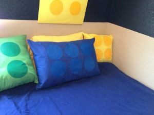 Super cheap and easy pillows that look like jumbo LEGOs!