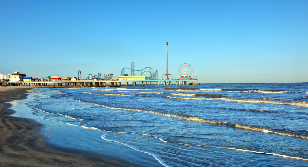 Galveston beach and pier, best places to eat and stay in Galveston