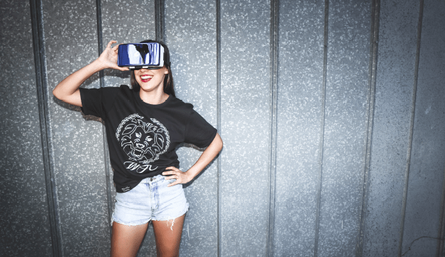 teen girl with vr headsetfor SMU family research center study